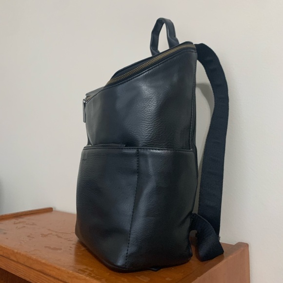 Matt & Nat Black Backpack - Picture 7 of 9